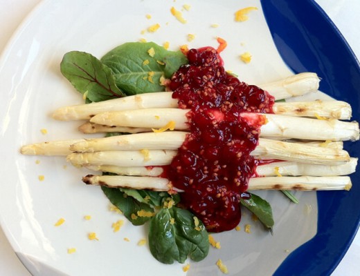 grilled-white-asparagus-with-currant-jelly