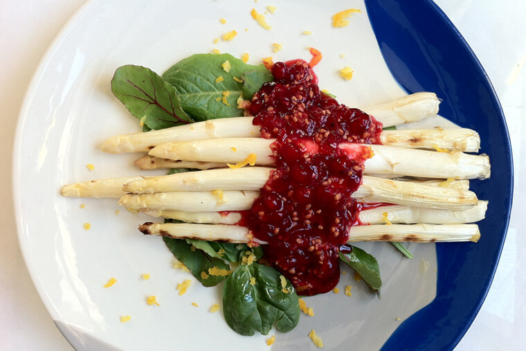 grilled-white-asparagus-with-currant-jelly