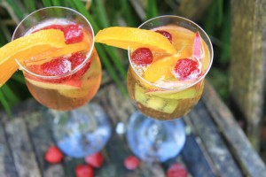 white-sangria-sparkler-cocktail